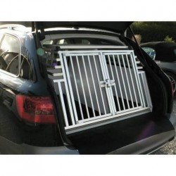 Cage pour chiens DogBox Pro Large Réhaussée. Caisses de transport sur  mesure pour le voyage en voiture.